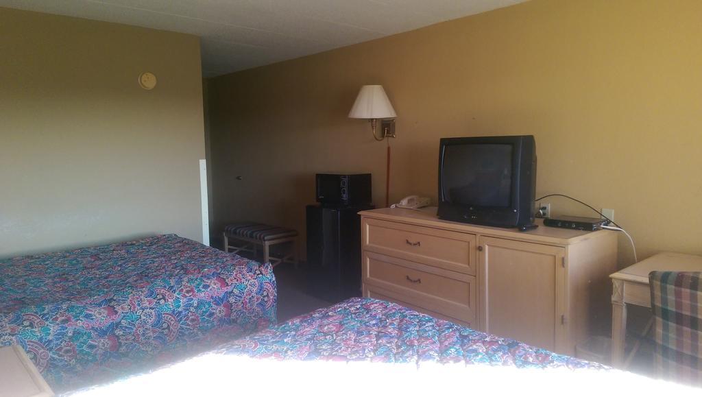 Days Inn & Suites By Wyndham Caseyville Δωμάτιο φωτογραφία