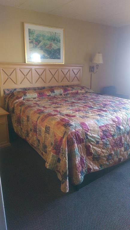 Days Inn & Suites By Wyndham Caseyville Εξωτερικό φωτογραφία